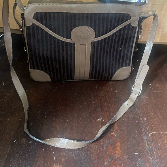 FENDI BAG VINTAGE CROSSBODY BAG. - Picture 1 of 11